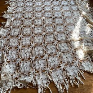 Vtg Antique Crocheted Twin Bedspread Coverlet